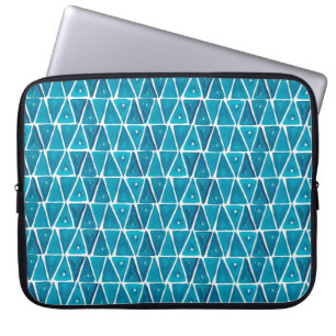 Aquarellfarbene abstrakte blaue Dreiecke nahtlose  Laptopschutzhülle