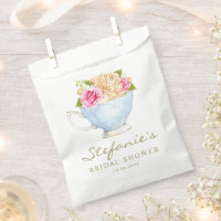 Aquarellfarbene Blume im Teacup-Brautparty