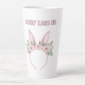 Aquarellfarbene Bunny Ohren mit Blume Milchtasse (Vorderseite)
