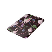 Aquarellfarbene Flamingos und wilde Blume Muster. Badematte (Schrägansicht)