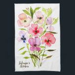 Aquarellfarbene Hübsche Wildblumen Personalisiert Geschirrtuch<br><div class="desc">Dieses schöne Küchentuch wird jede Küche aufheitern. Die Einrichtung ist in einem hübschen Wildblumen-Bouquet in den Farben Rosa,  Rot,  lila,  Blau und Pfirsich gehalten. Es gibt Platz,  um es mit dem Namen des Koch zu personalisieren. Wunderschönes Hauswärmespeicher für alle,  die gerne kochen.</div>