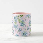 Aquarellfarbene Plumbago-Blume auf Baby Pink Tasse (Zentrum)