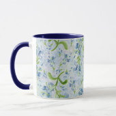 Aquarellfarbene Plumbago-Blume auf Pastellen Tasse (Links)