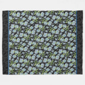 Aquarellfarbene Plumbago-Blume auf Schwarz Fleecedecke (Vorderseite (Horizontal))