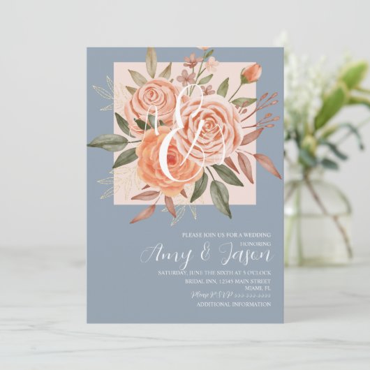 Aquarellfarbene Rose Blumenpfirsich Dusty Blue Wed Einladung (Stehend Vorderseite)
