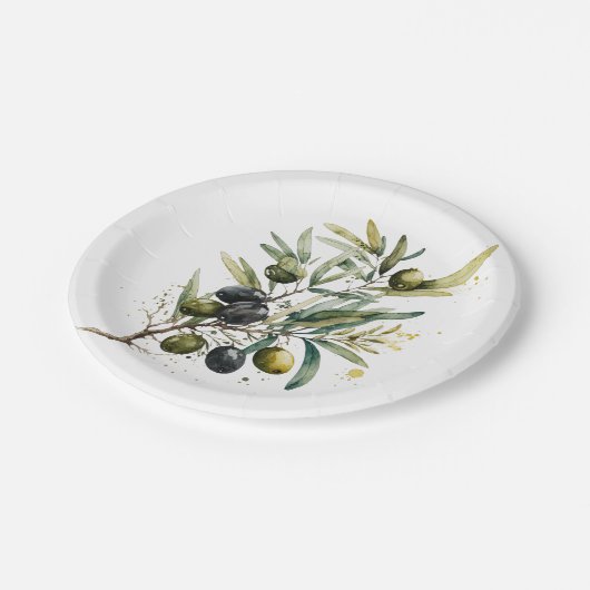 Aquarellfarbene schwarze und grüne Oliven auf eine Pappteller (Schrägansicht)
