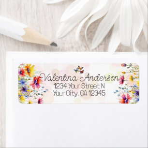 Aquarellfarbene Wildblumen und Schmetterlinge