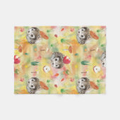 Aquarellfarbener Igel mit Pilzen und Apfel Fleecedecke (Vorderseite (Horizontal))