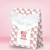 Aquarellfarbener Pinkkuchen mit Schokoladendusche Geschenkschachtel