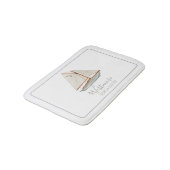 Aquarellfarbenes Sailboat Beach House Badematte (Schrägansicht)