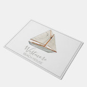 Aquarellfarbenes Sailboat Beach House Fußmatte (Schrägansicht)