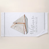 Aquarellfarbenes Sailboat Beach House Strandtuch (Vorderseite)