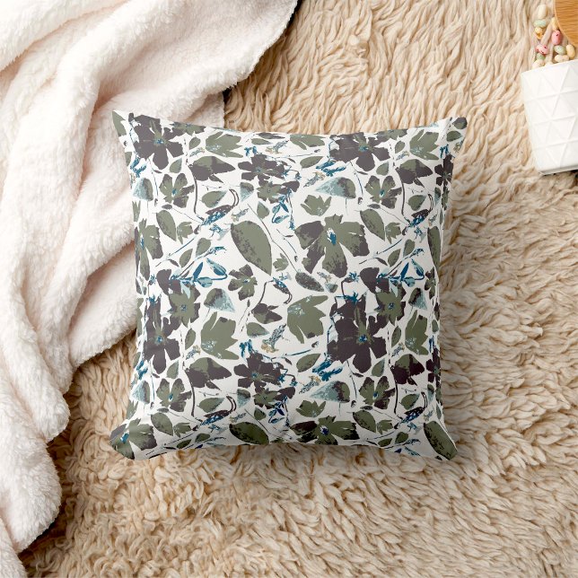 Aquarellgrün Blaue Clematie Weinberge Blume Patter Kissen (Clematis Vine Elegant Green Blue Floral Home Decor Pillow from Studio Posies.)