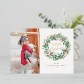 Aquarellkiefer und Berry Kranz Weihnachtsfest Foto Folieneinladung (Stehend vorne)