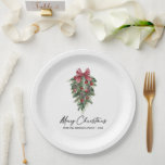 Aquarellkiefern Calligraphie Tinte Weihnachten Pappteller<br><div class="desc">Moderne Elegante Kalligraphie Tinte Aquarellfarben Winter Greenerie mit Burgundy Red Ribbon Bow Weihnachtsschmuck,  Pine Cones und Holly Berries Frohe Weihnachtsbuch Teller</div>