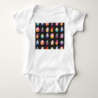 Aquarellkuchen: Bezaubernder nahtloser Hintergrund Baby Strampler