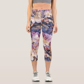 Aquarellmalerei einer lila Azeenblüte Capri Leggings (Vorderseite)
