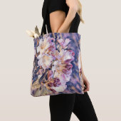 Aquarellmalerei einer lila Azeenblüte Tasche (Von Nahem)