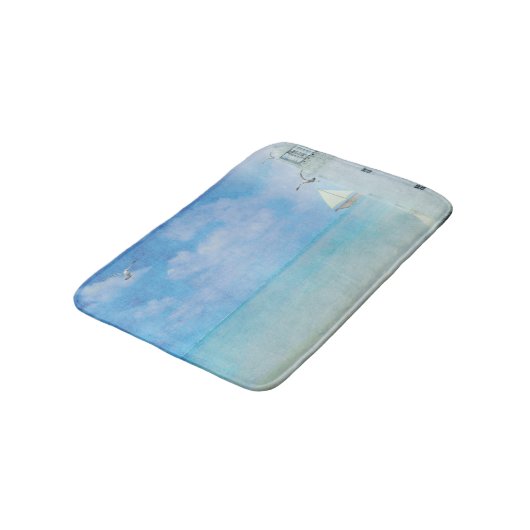 Aquarellmalerei mit weißem Leuchtturm mit Segelboo Badematte (Schrägansicht)