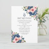 Aquarellnavy und Blush Floral Bat Mitzvah Einladung (Stehend Vorderseite)