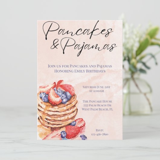 Aquarellpfannkuchen und Pajamas Feiern Einladung (Stehend Vorderseite)