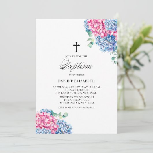 Aquarellpinke und Blaue Hydrangeas Taufe Einladung (Stehend Vorderseite)