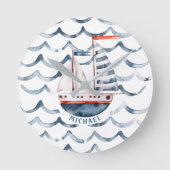 Aquarellsegler Rot und Blau Monogramm Runde Wanduhr (Vorderseite)