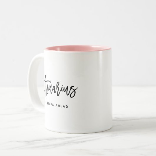 Aquarius Chic Horoscope Modern Script Zodiac Sign Zweifarbige Tasse (Vorderseite Links)