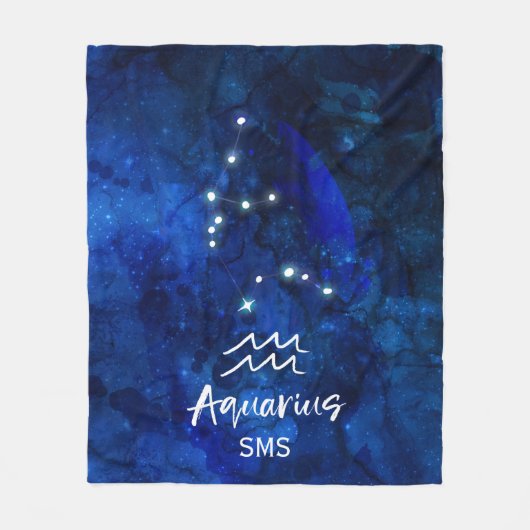 Aquarius Zodiac Blue Galaxy Monogram Fleecedecke (Vorderseite)