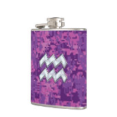 Aquarius Zodiac Sign auf Fuchsia digitale Tarnung Flachmann (Links)