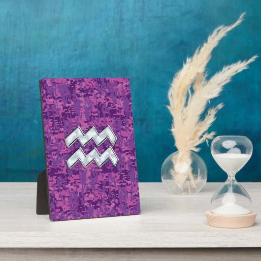 Aquarius Zodiac Sign auf Fuchsia digitale Tarnung Fotoplatte (Seite)