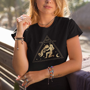 Aquarius-Zodiac-Sternenflugelement in Gold T-Shirt