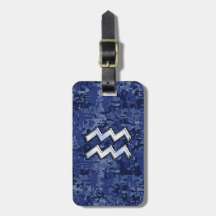 Aquarius Zodiac Symbol auf blauer Camouflage Dekor Gepäckanhänger
