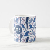 Ara Parrot Blaues tropisches Leaf Muster Monogramm Kaffeetasse (Vorderseite Links)