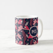 Ara Parrot Rosa tropisches Leaf Muster Monogramm Kaffeetasse (VorderseiteRechts)