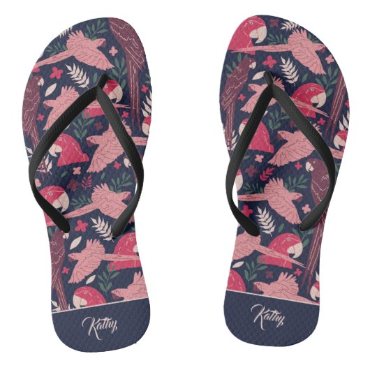 Ara Parrot Tropical Pattern Zeichn Monogram Name Badesandalen (Fußbett)