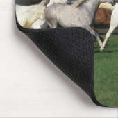 Araber, die in Feld laufen Mousepad (Ecke)