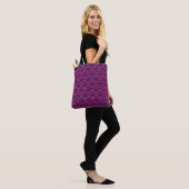 Arabesque Floral: Art Deco Nahtlos. Tasche (Am Model)
