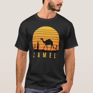 Arabianisches Kamel für den Nachtisch-Sonnenunterg T-Shirt