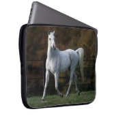 Arabisches Pferd, das 1 laufen lässt Laptopschutzhülle (Vorne Rechts)