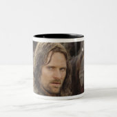 Aragorn mit Pferd Zweifarbige Tasse (Mittel)
