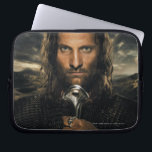 Aragorn Sword Down Laptopschutzhülle<br><div class="desc">Herr der Ringe: Die zwei Türme. Aragorn: Wenn ich dich durch mein Leben oder Tod beschützen kann,  werde ich es tun. Du hast mein Schwert...  Fahren Sie hart,  schauen Sie nicht zurück.</div>