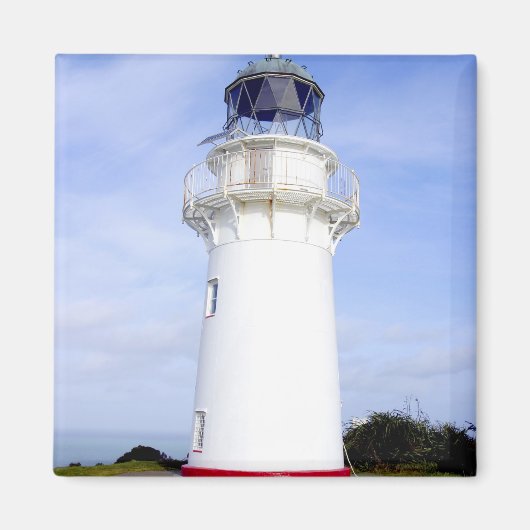 Araroa, Neuseeland. Ein Leuchtturm gibt Magnet (Vorne)