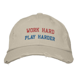 ARBEIT HARD PLAY HARDER HAT BESTICKTE BASEBALLKAPPE