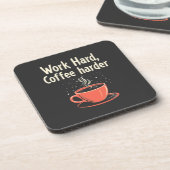 Arbeit harter Kaffee Harder Funny Caffeine Lover Getränkeuntersetzer (Linke Seite)