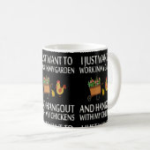 Arbeit im Garten-Fall mit Hühnern Kaffeetasse (VorderseiteRechts)