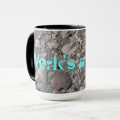 Arbeit ist ein Strand. Tasse (Vorderseite Links)