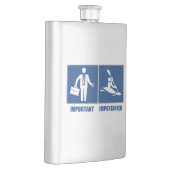 Arbeit ist wichtig, Kajak ist wichtig Flachmann (Rechts)