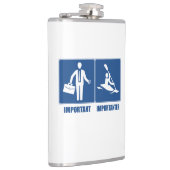 Arbeit ist wichtig, Kajak ist wichtig Flachmann (Rechts)