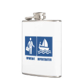 Arbeit ist wichtig, Segeln ist wichtig Flachmann (Links)